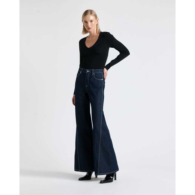 Cue Shiny V-Neck Long Sleeve Knit image number 6